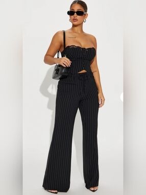 (NWT) Fashion Nova Black Pinstripe Wide-Leg Trousers Set